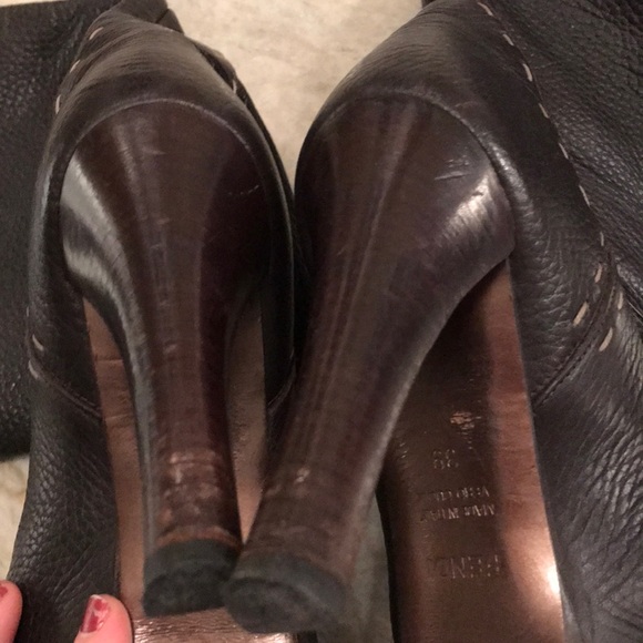 Host Pick! 🥳🤩🥳 💯 authentic Fendi heeled boots buckles pullon 39 - Picture 7 of 11